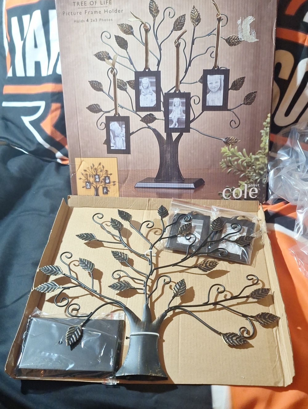 NWT Metal Tree of Life Photo Frame